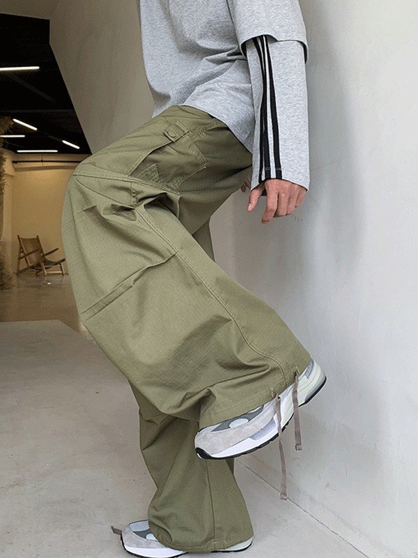 Pantalones cargo de pierna recta fruncidos para hombre-3